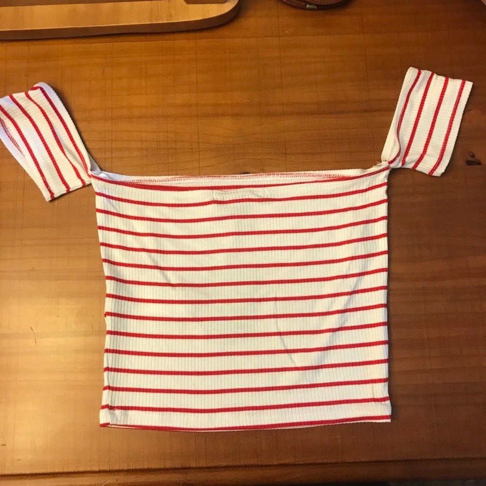 NWT Off Shoulder Crop Top